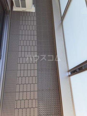 18/28 バルコニー