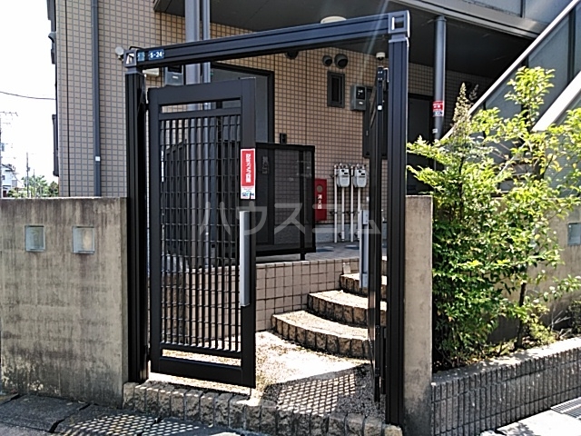 20/29 エントランス