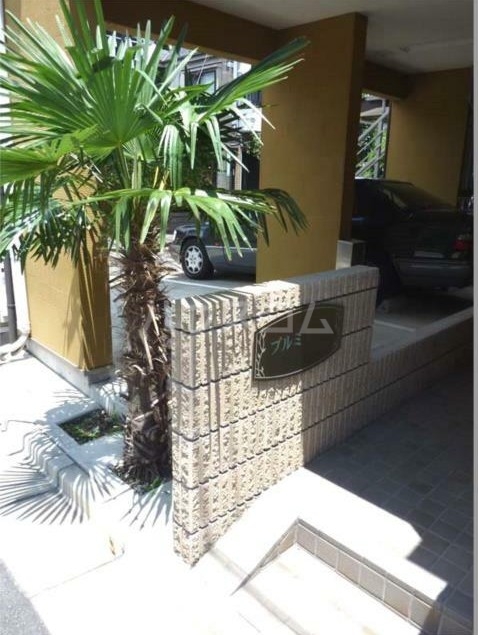 19/28 エントランス