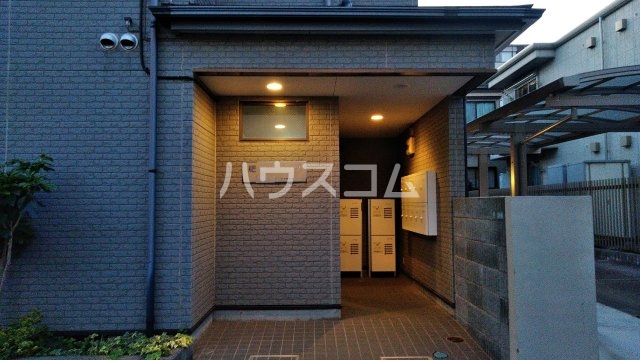 27/29 エントランス