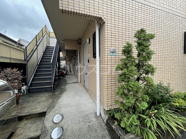 21/25 エントランス