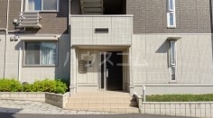 18/28 エントランス