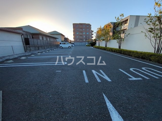 25/30 駐車場