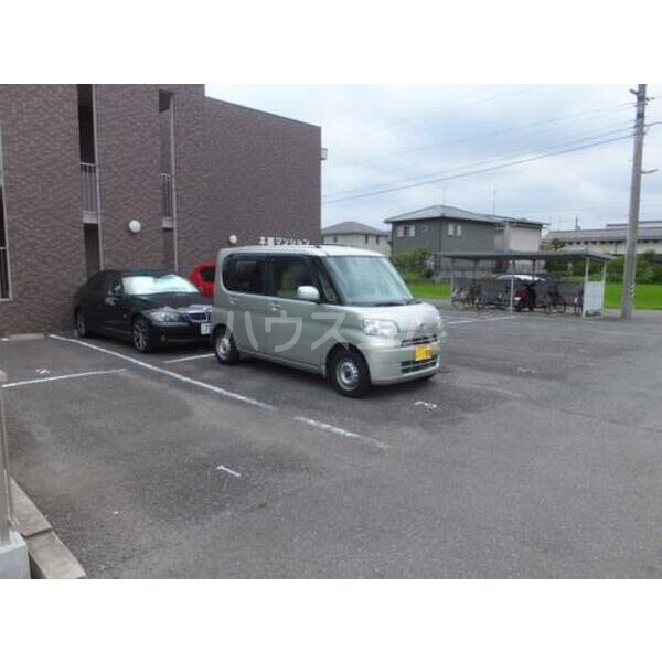 22/29 駐車場