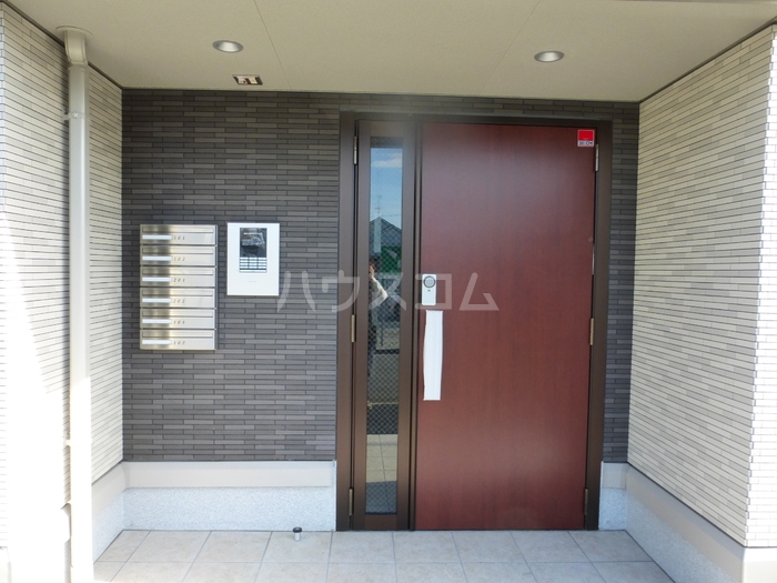 14/25 エントランス