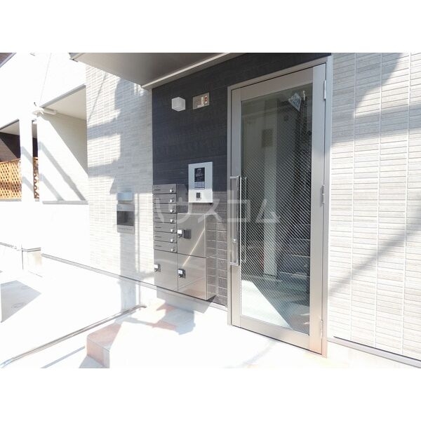 15/19 エントランス