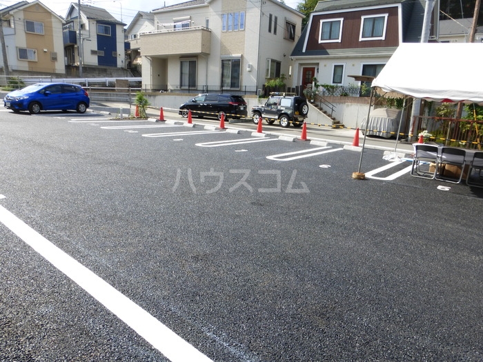 19/28 駐車場
