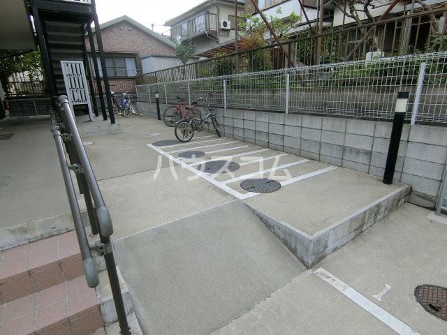 2/3 駐車場