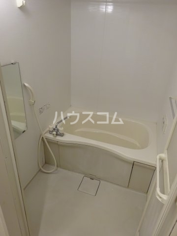 13/30 浴室