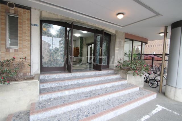 19/28 エントランス