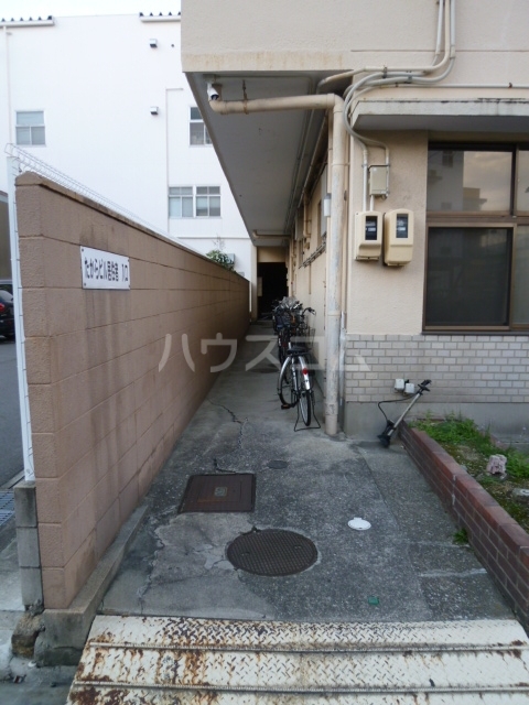 21/28 エントランス