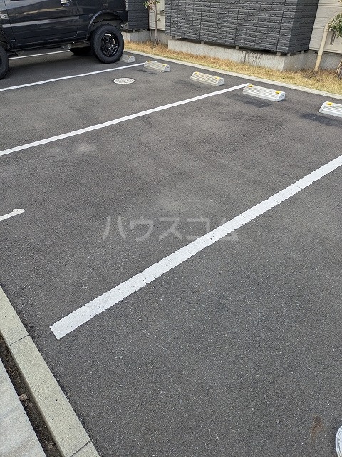 27/30 駐車場