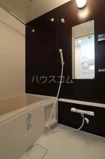 13/28 浴室