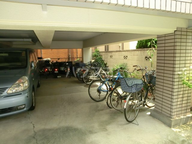 24/25 駐車場