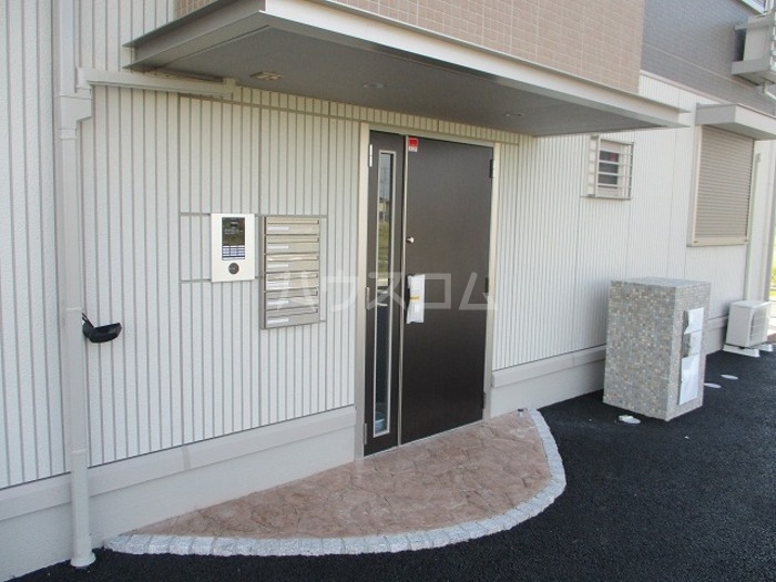 2/3 エントランス