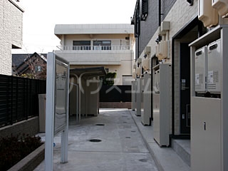 13/15 エントランス