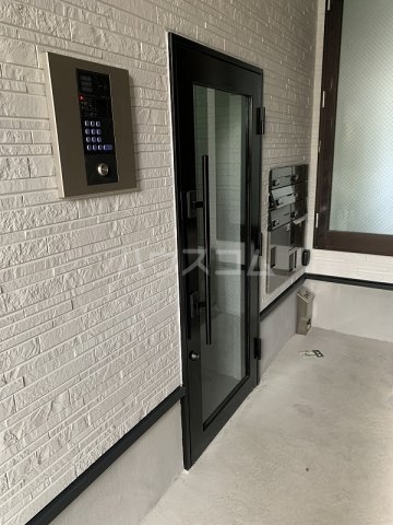 22/30 エントランス