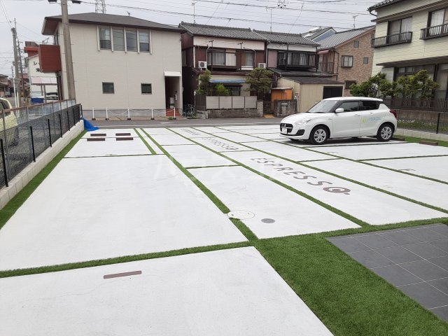 23/24 駐車場
