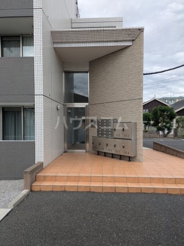 23/30 エントランス