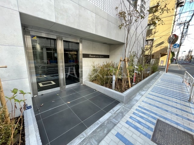 25/30 エントランス