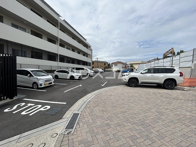 26/30 駐車場