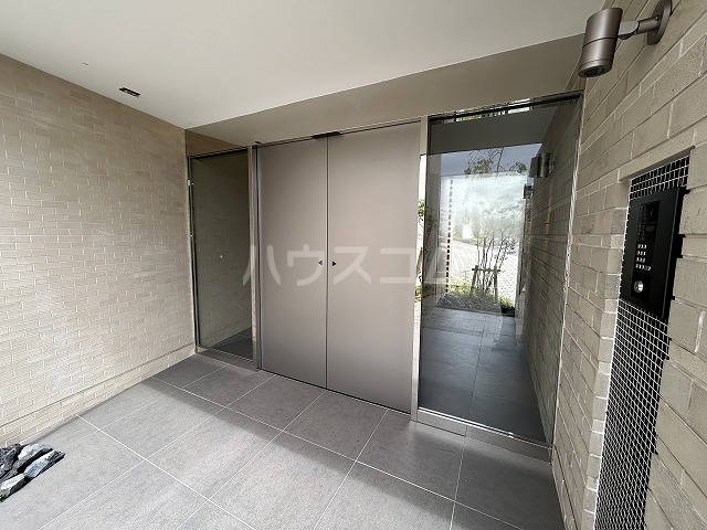 25/30 エントランス