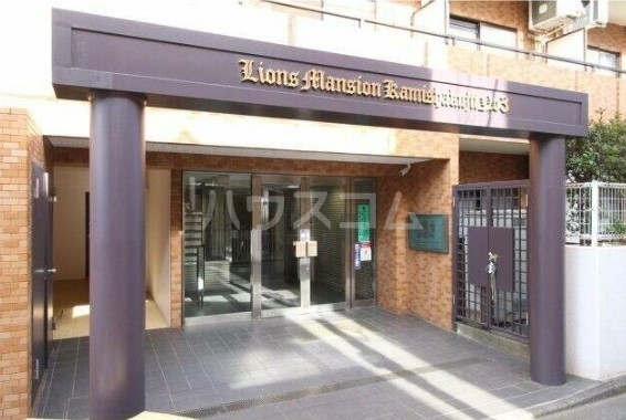 21/28 エントランス