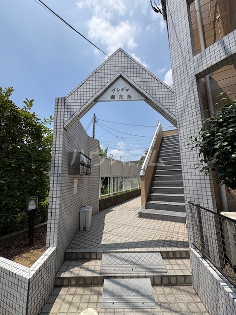 19/20 エントランス