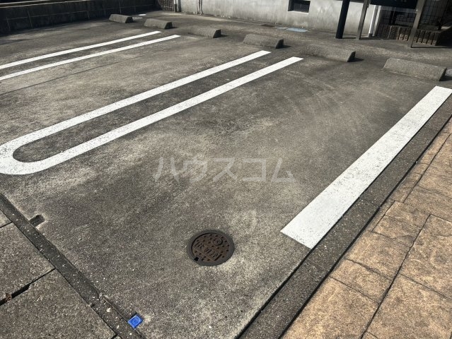 23/25 駐車場