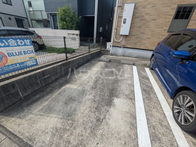 2/4 駐車場