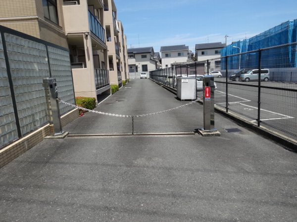 25/30 駐車場
