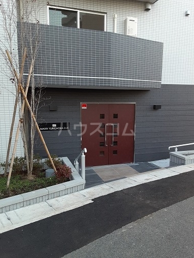 27/30 エントランス