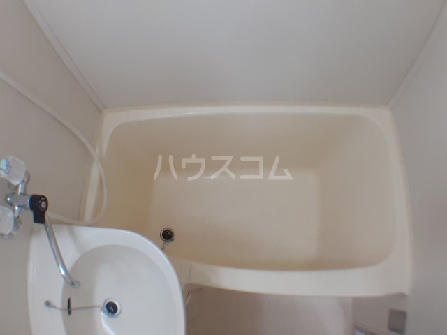 13/27 浴室