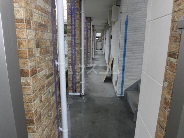 25/30 エントランス