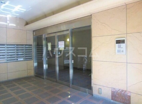 19/25 エントランス