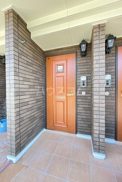 19/30 エントランス