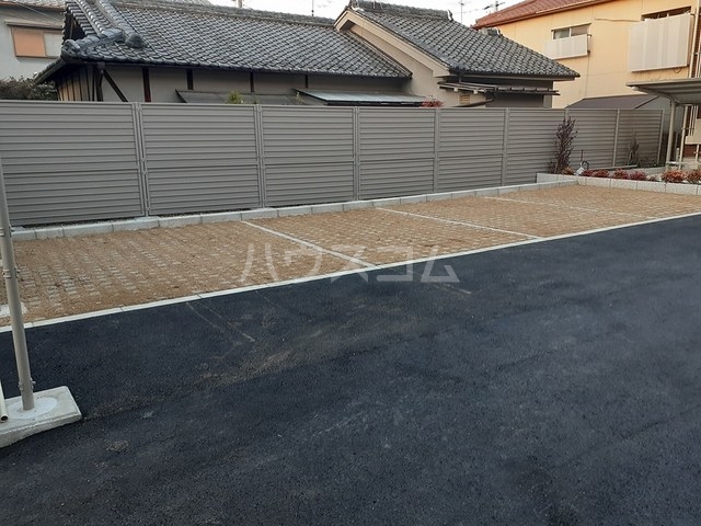 14/20 駐車場