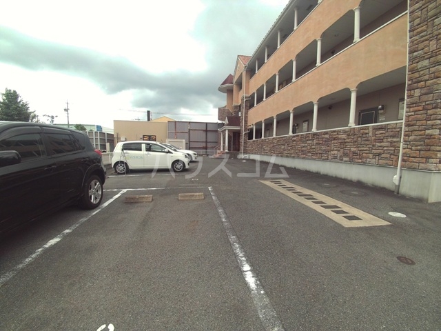 23/30 駐車場