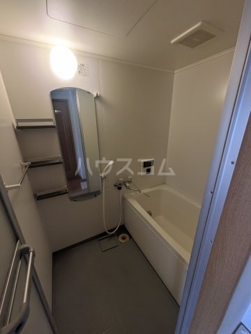 13/30 浴室