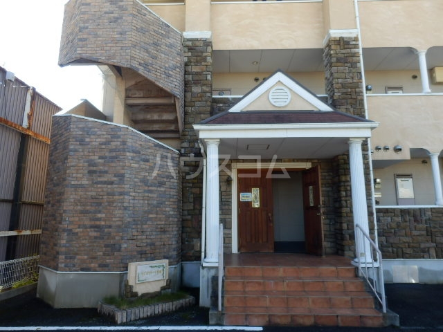 23/30 エントランス