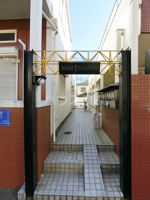 20/27 エントランス