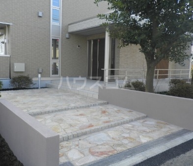 21/29 エントランス