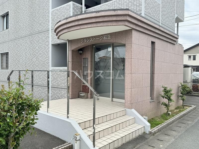 25/28 エントランス