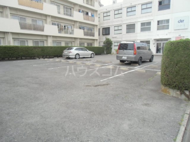 16/19 駐車場