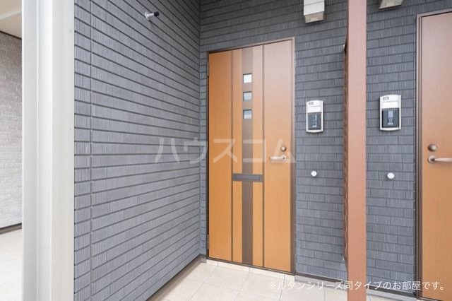 25/30 エントランス