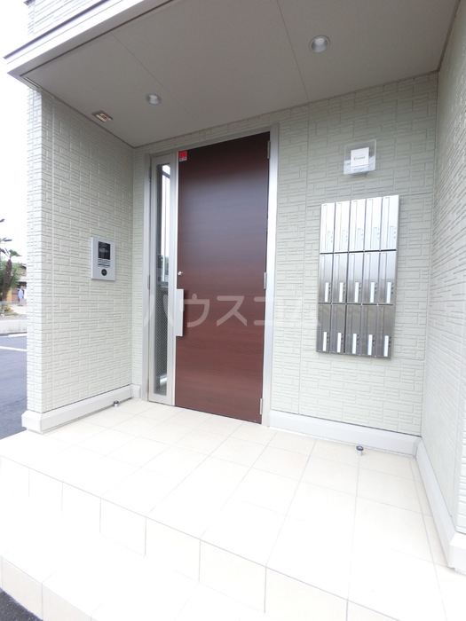 16/19 エントランス