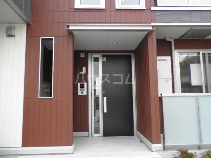 28/30 エントランス