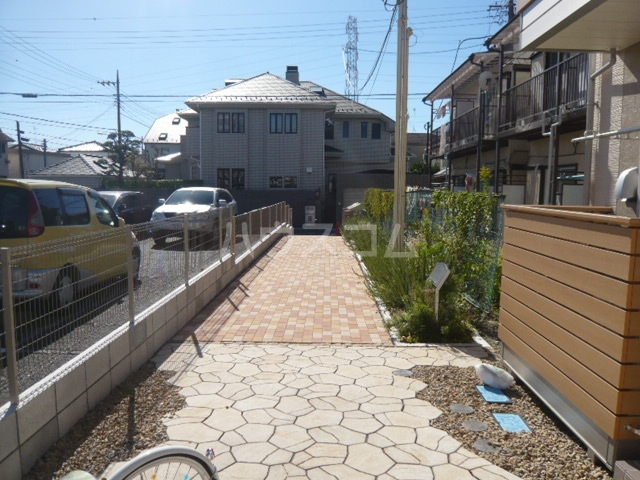 22/30 エントランス