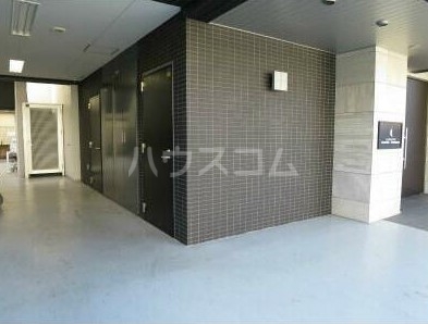 21/29 エントランス