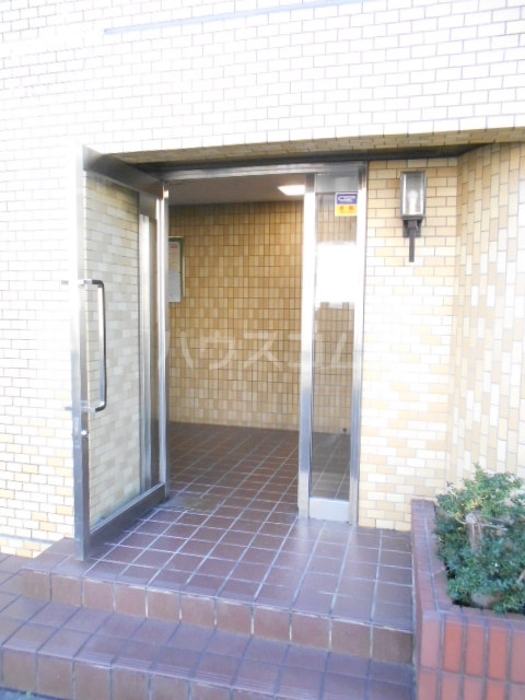 22/29 エントランス